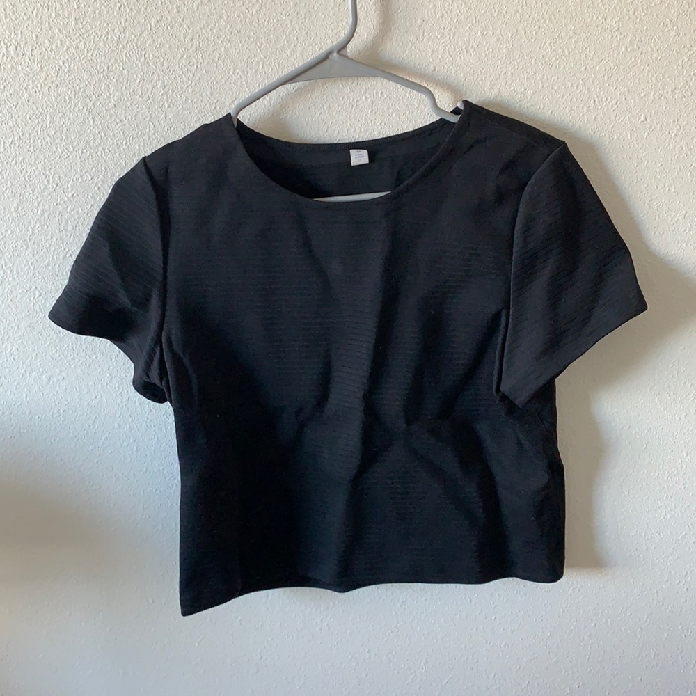 Black Lululemon T shirt
